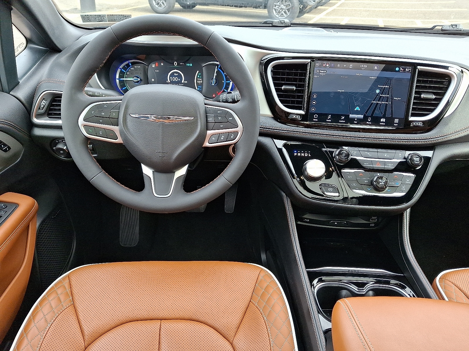 2024 Chrysler Pacifica PHEV Pinnacle - Photo 11