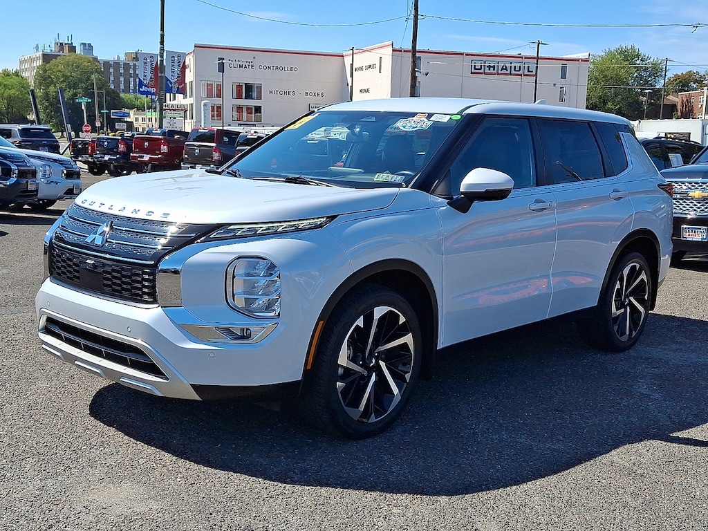 Used 2023 Mitsubishi Outlander SE 2.5 2WD Sport Utility