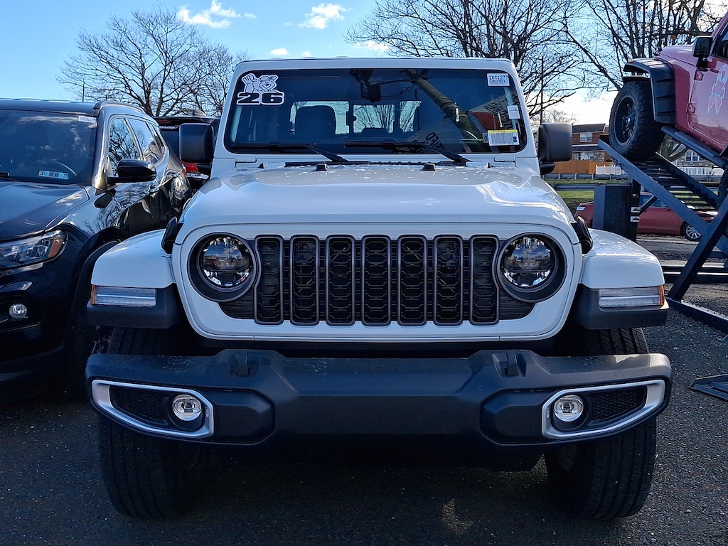 New 2026 Jeep Gladiator SAHARA 4X4 Pickup