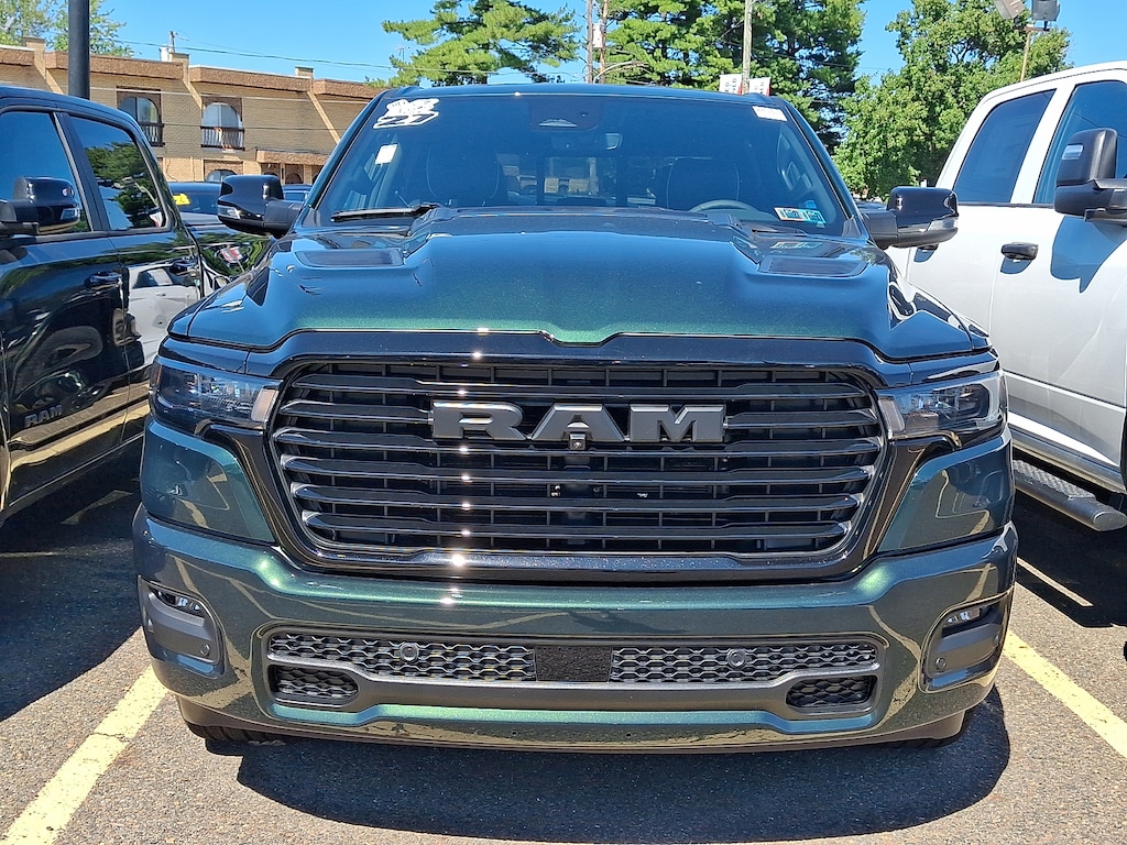 New 2027 Ram 1500 LARAMIE CREW CAB 4X4 5'7 BOX Pickup