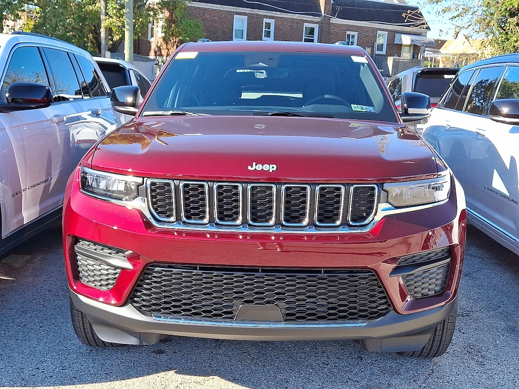 New 2025 Jeep Grand Cherokee LAREDO X 4X4 Sport Utility