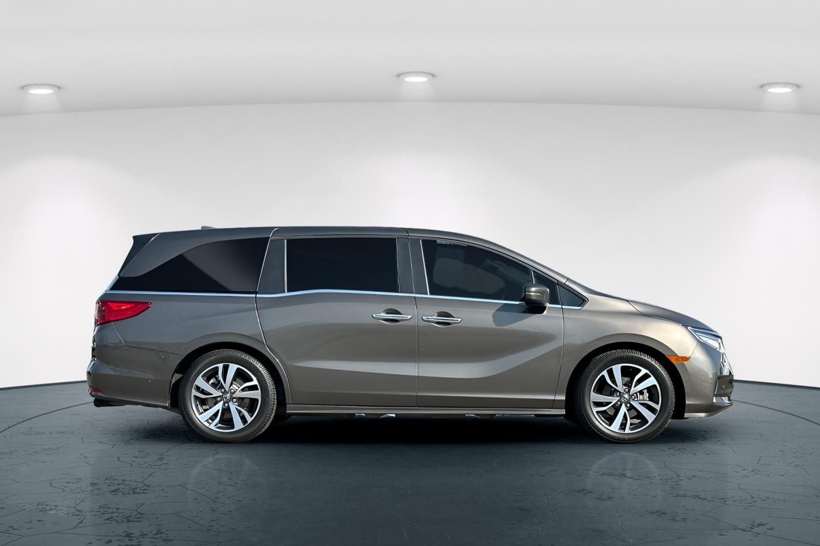 2022 Honda Odyssey Touring photo 6