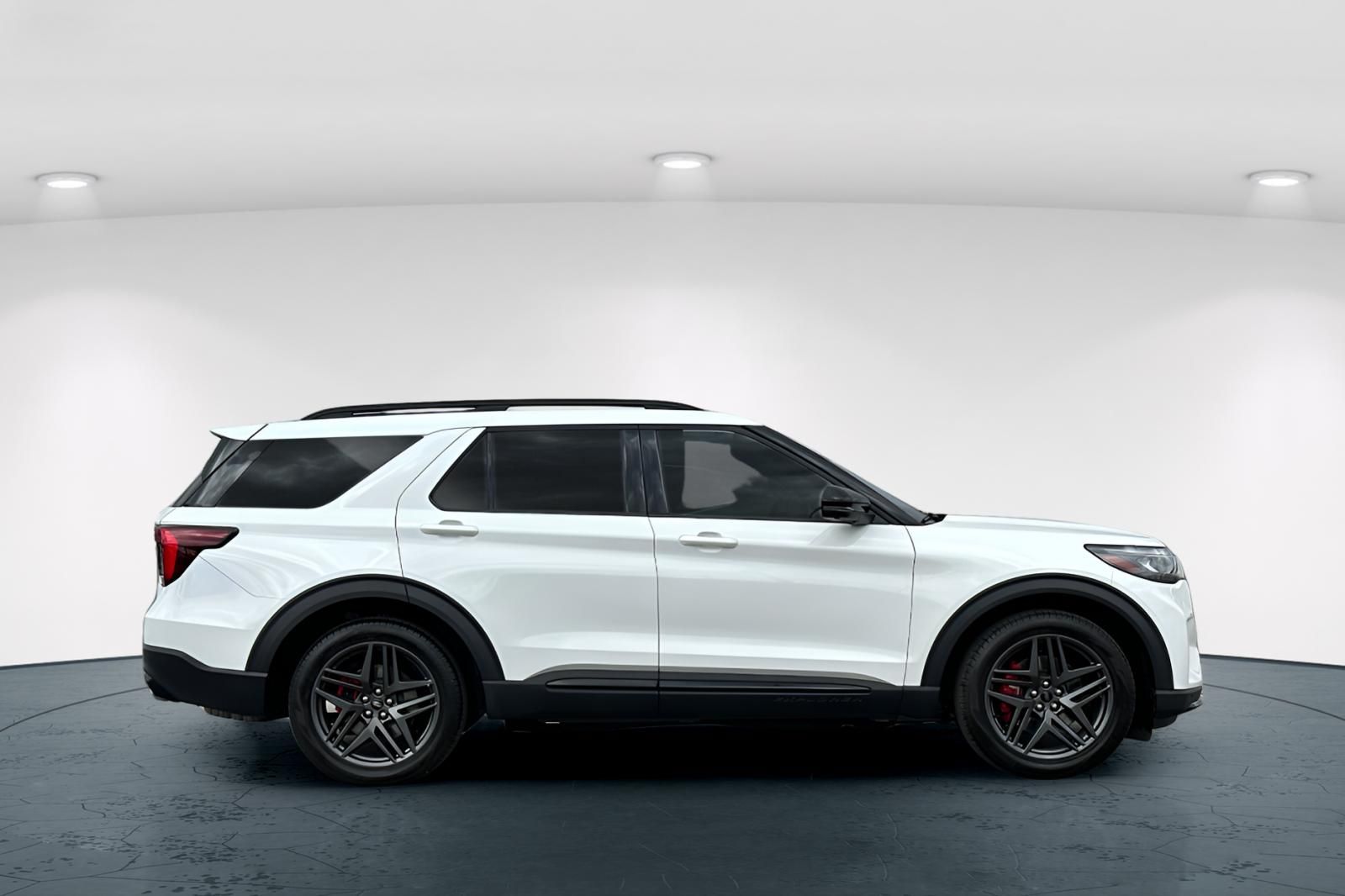 2025 Ford Explorer ST photo 6