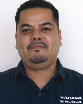 Staff member Jose Garcia Hablo Español from ID_031c8c73ebfe