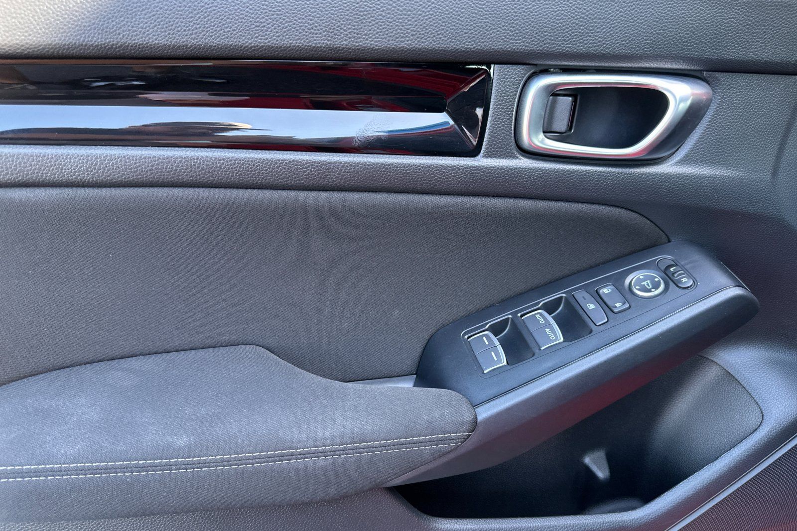 2026 Honda Civic Hatchback Sport - Photo 11