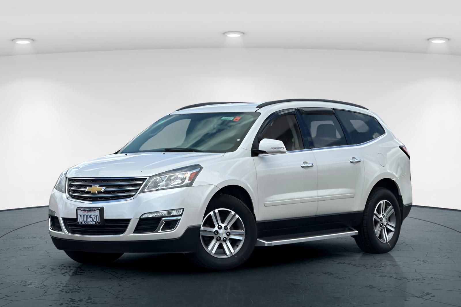 Used 2015 Chevrolet Traverse 1LT with VIN 1GNKRGKD5FJ310811 for sale in Bakersfield, CA