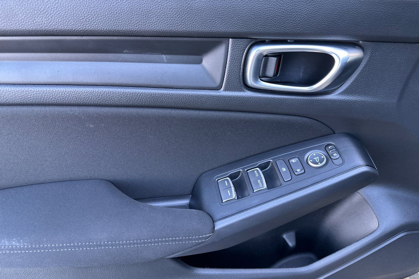2025 Honda Civic Hatchback Sport - Photo 11