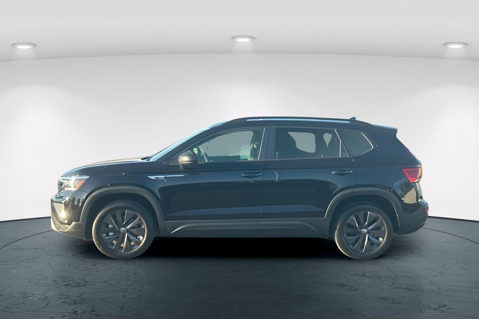 2024 Volkswagen Taos S photo 3