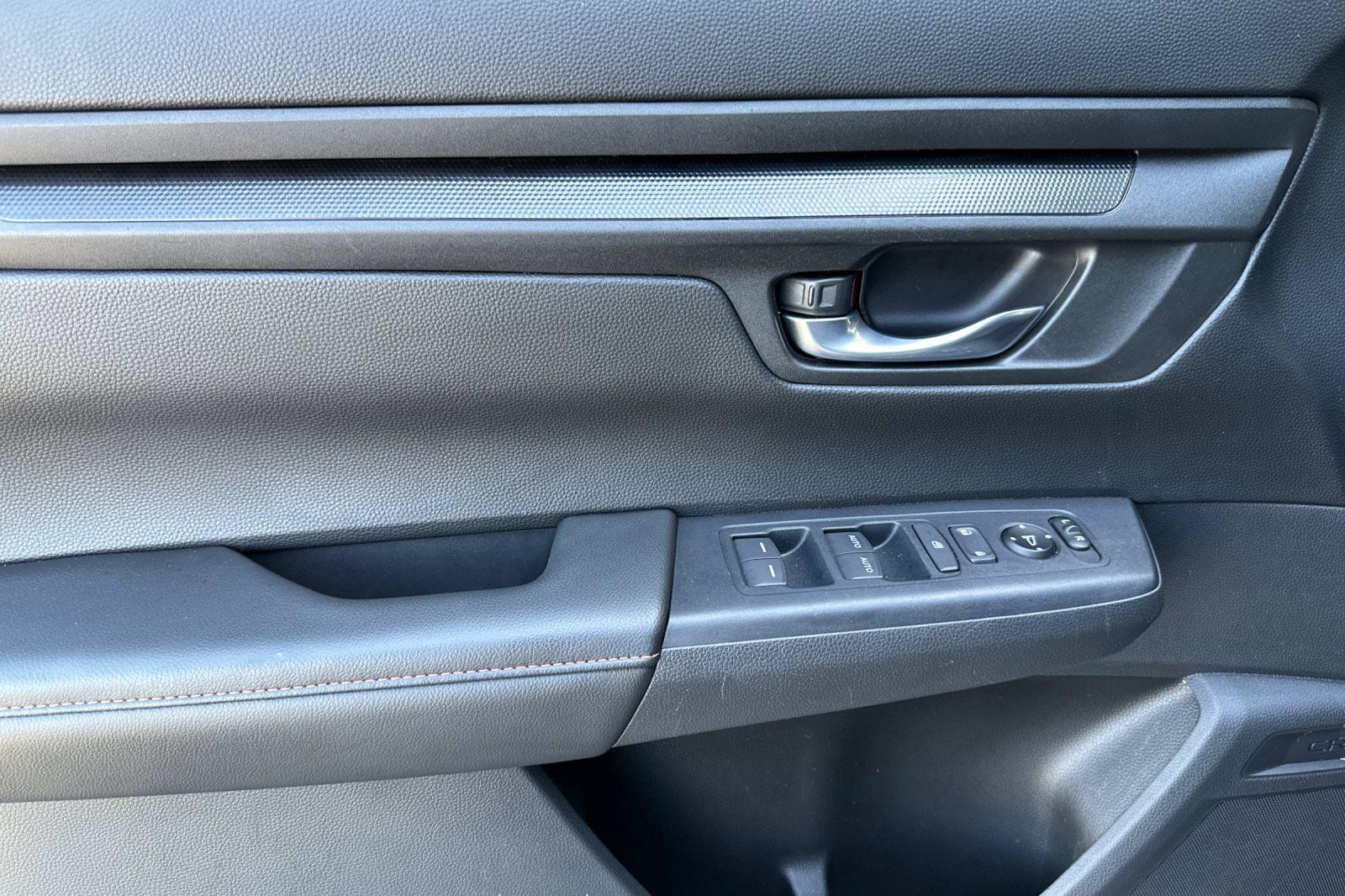 2025 Honda CR-V Sport - Photo 11