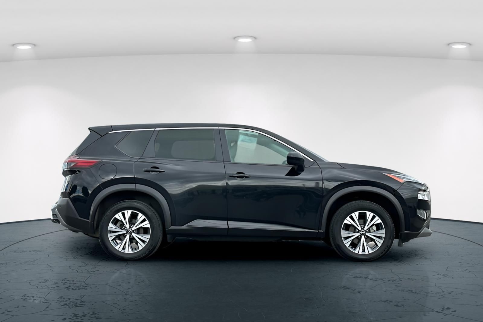 2023 Nissan Rogue SV photo 6