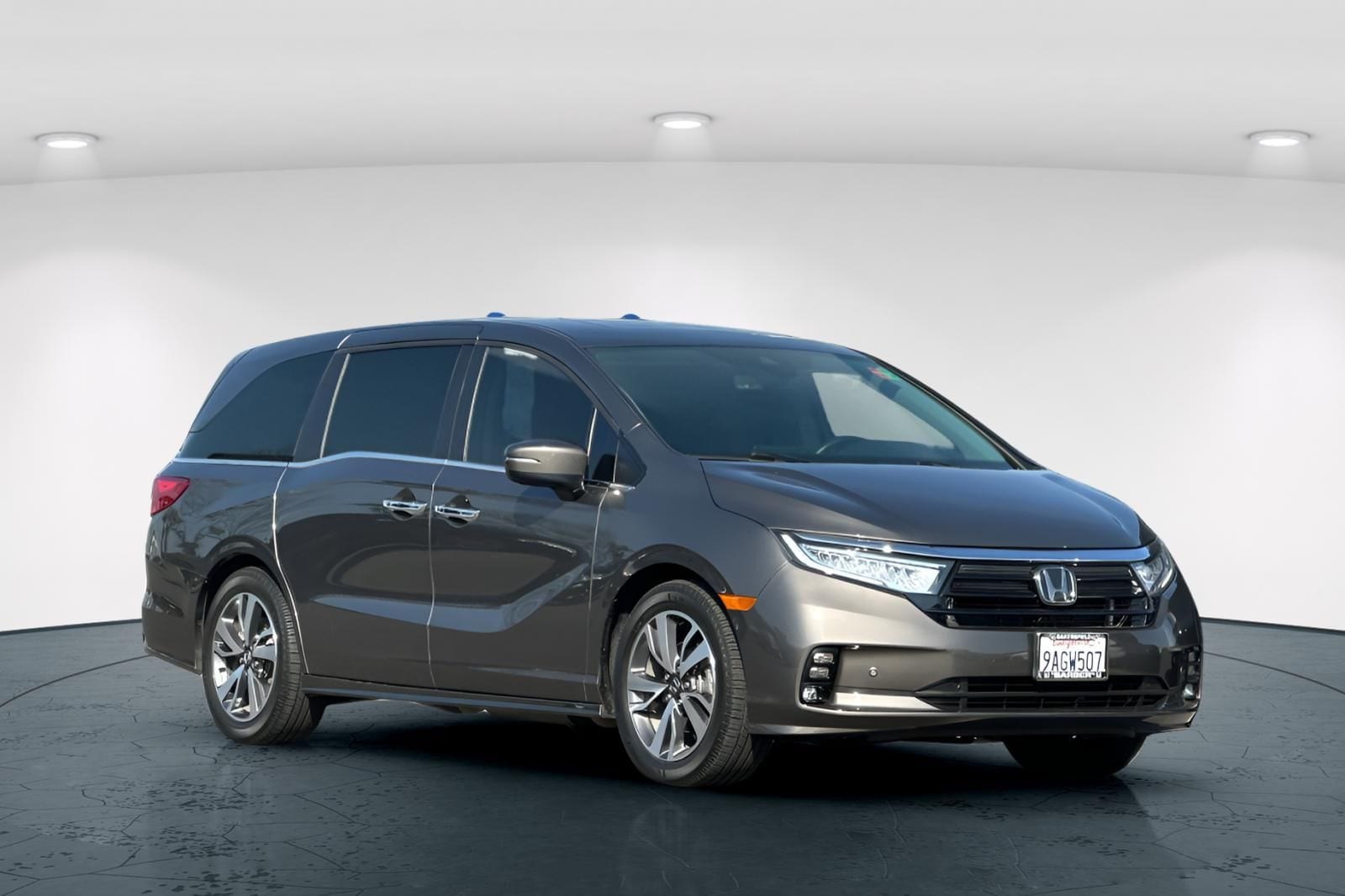 2022 Honda Odyssey Touring photo 3