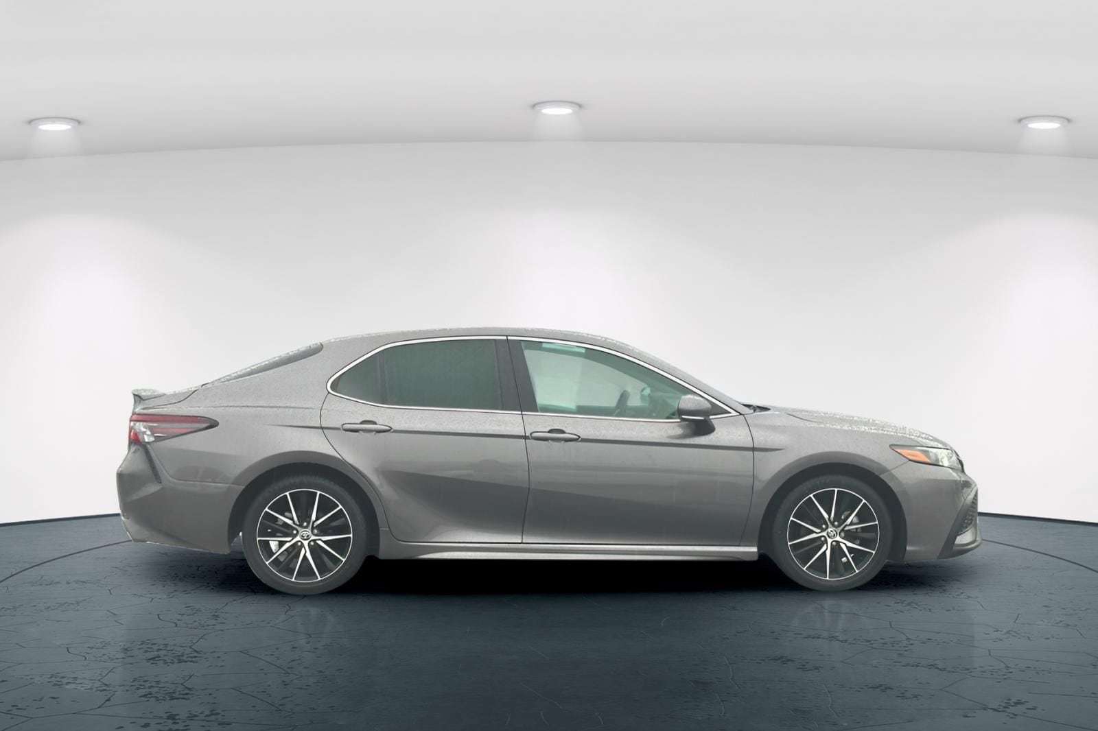 2023 Toyota Camry SE photo 6