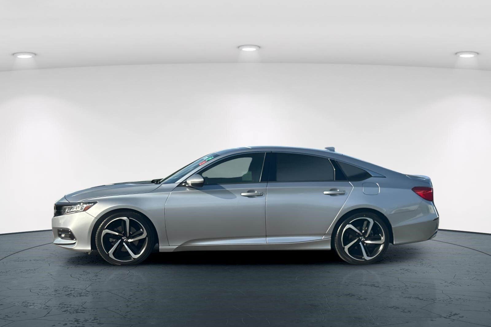 2018 Honda Accord Sport photo 2