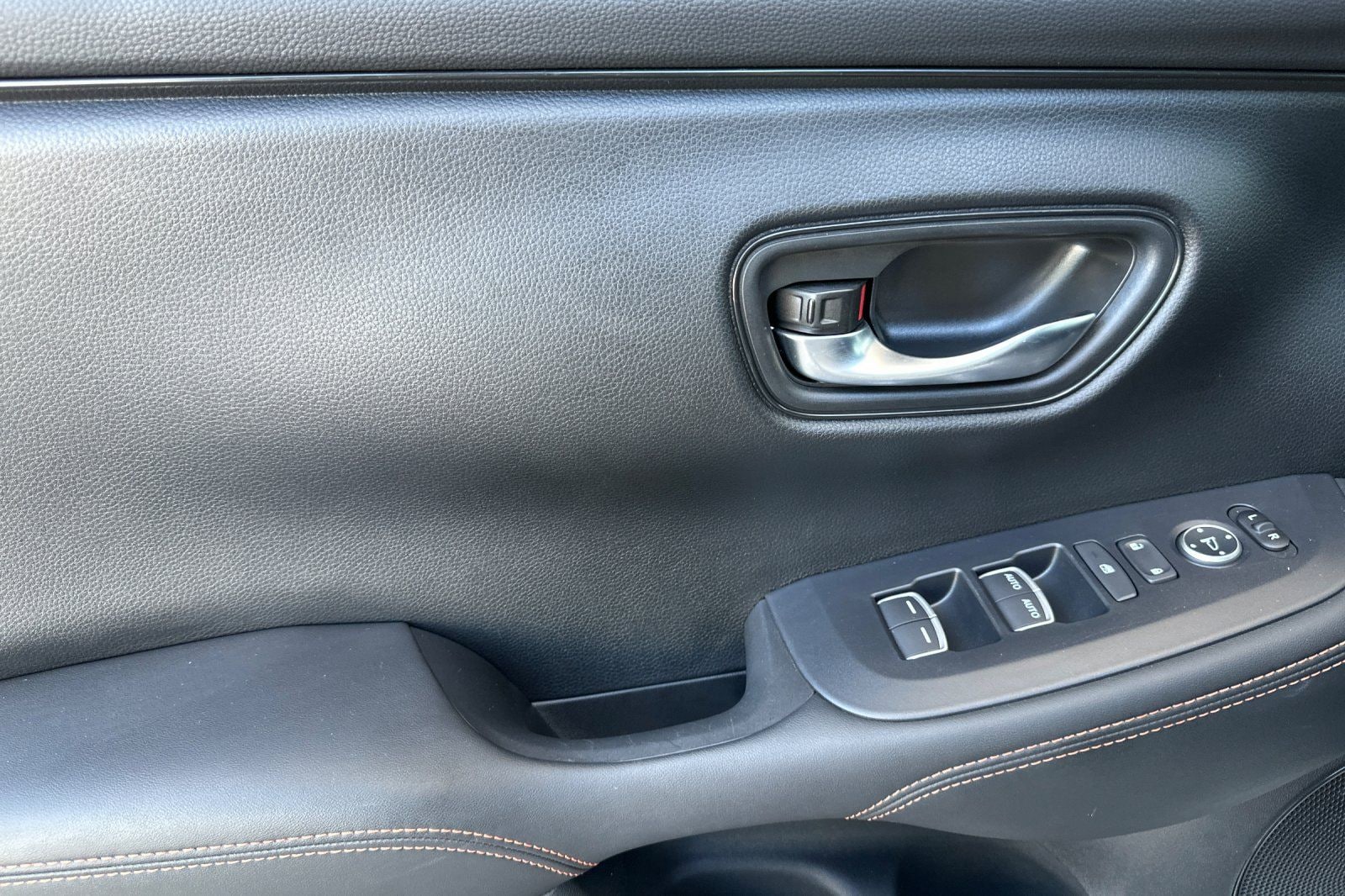 2025 Honda HR-V Sport - Photo 11