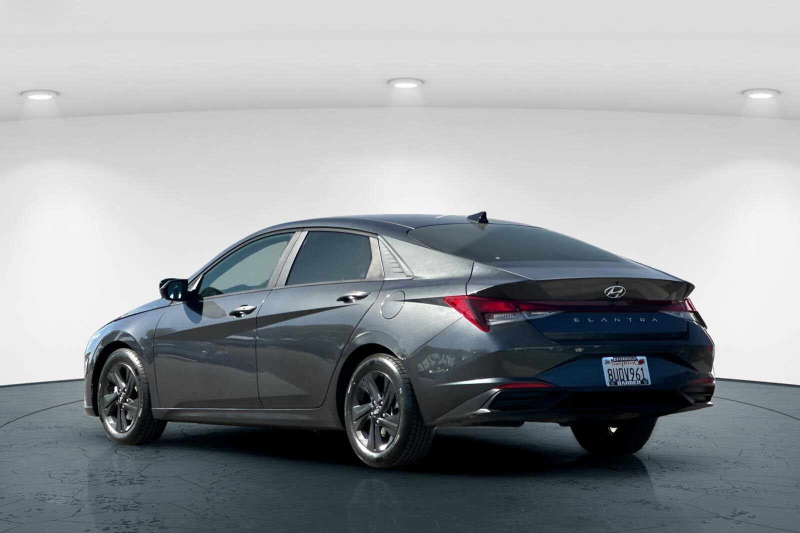 2021 Hyundai Elantra SEL Convenience photo 3