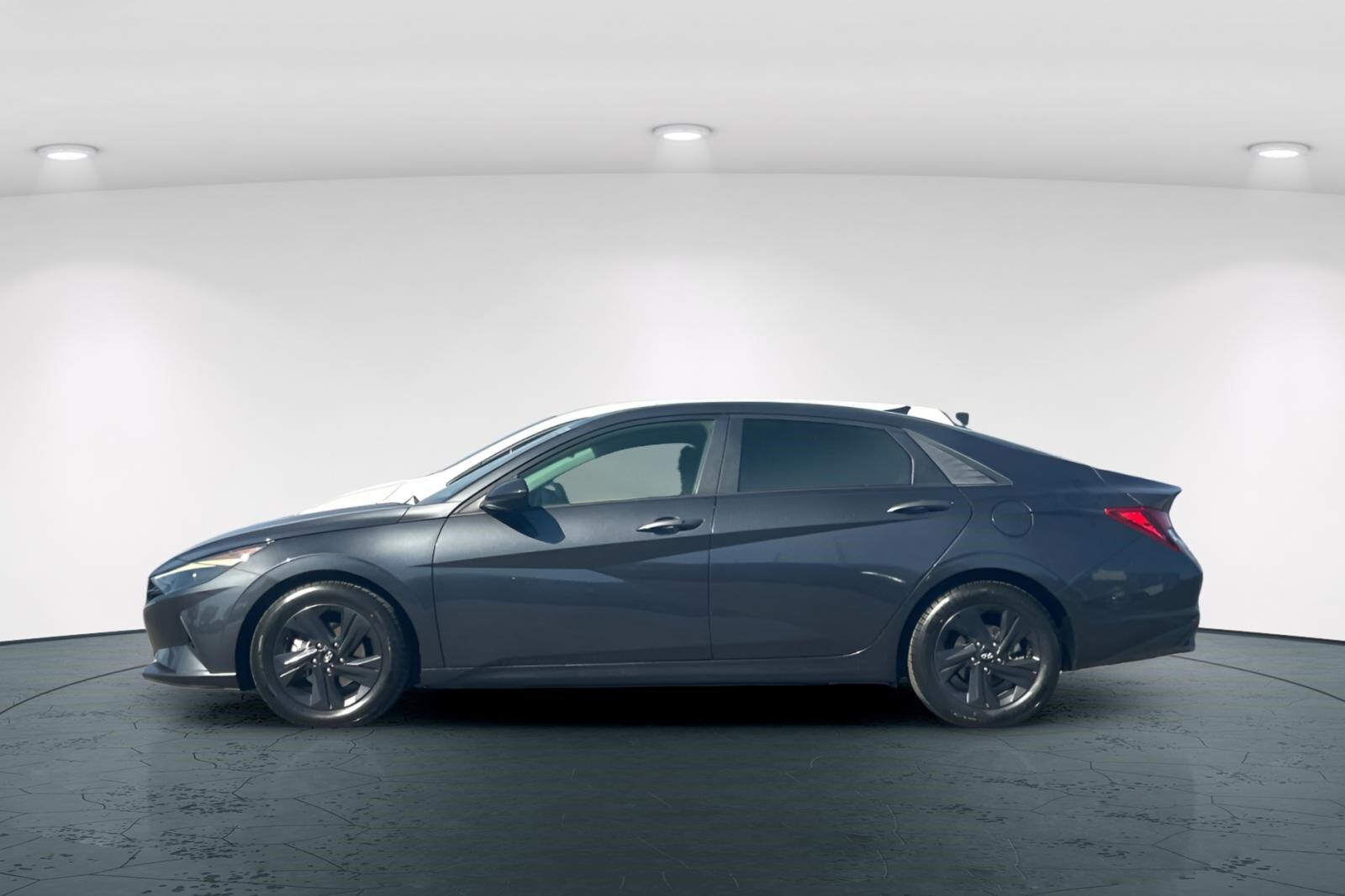 2021 Hyundai Elantra SEL Convenience photo 2