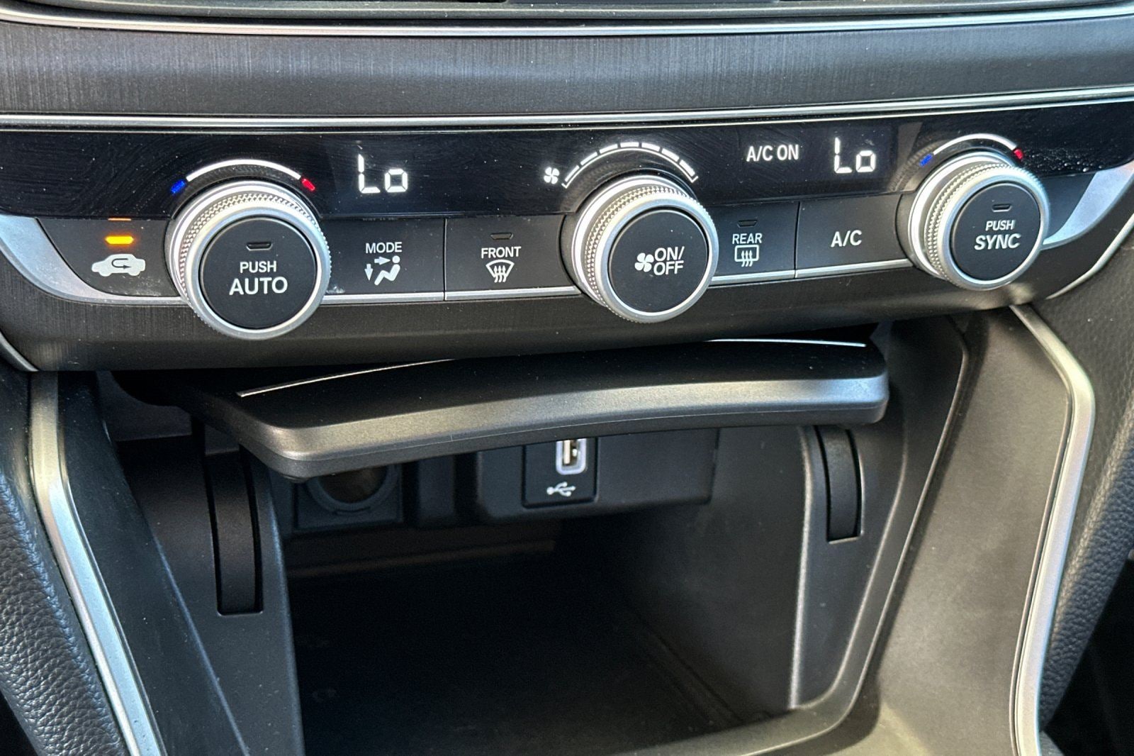 2018 Honda Accord LX - Photo 19