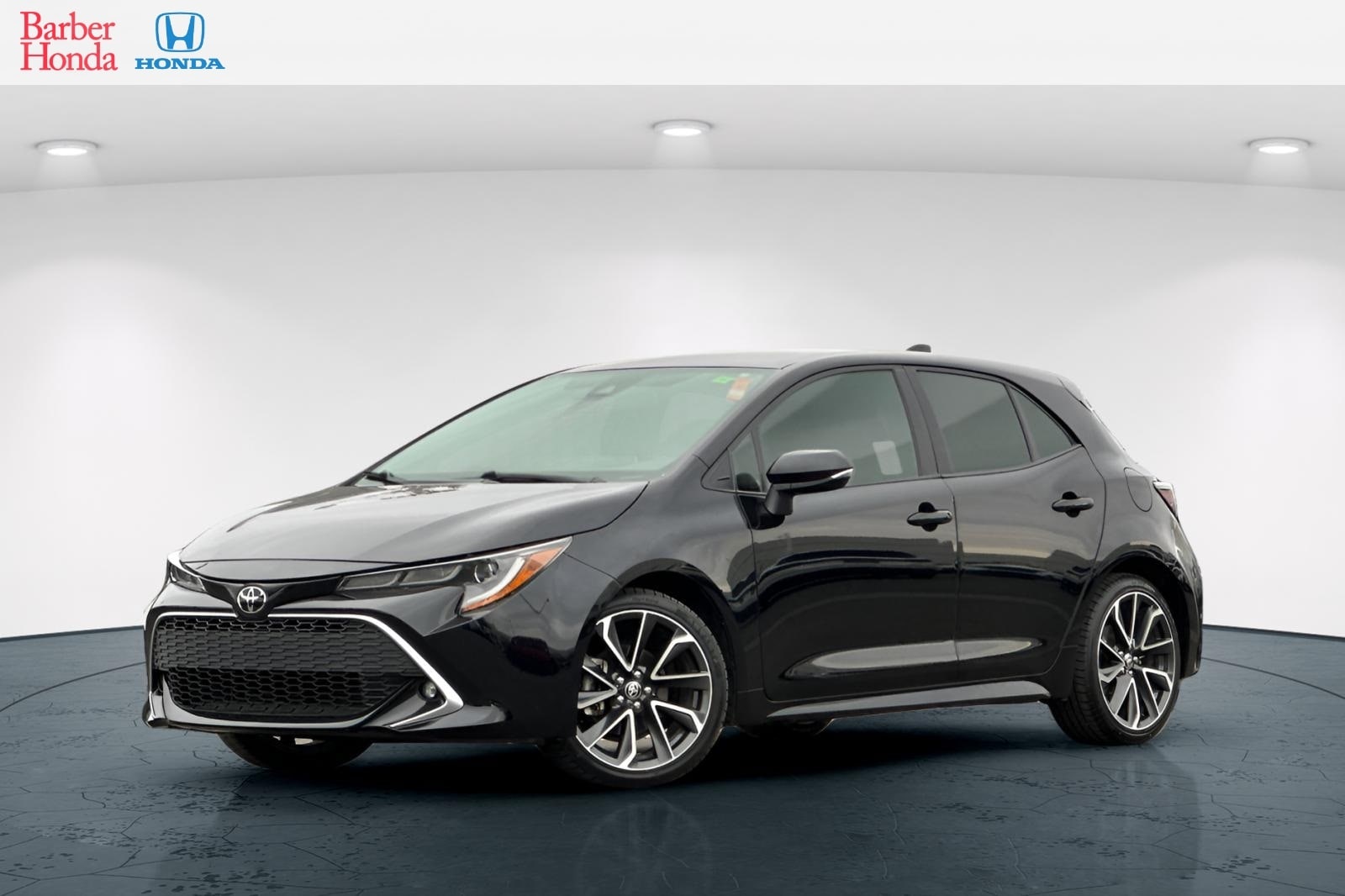 2020 Toyota Corolla Hatchback XSE's photo
