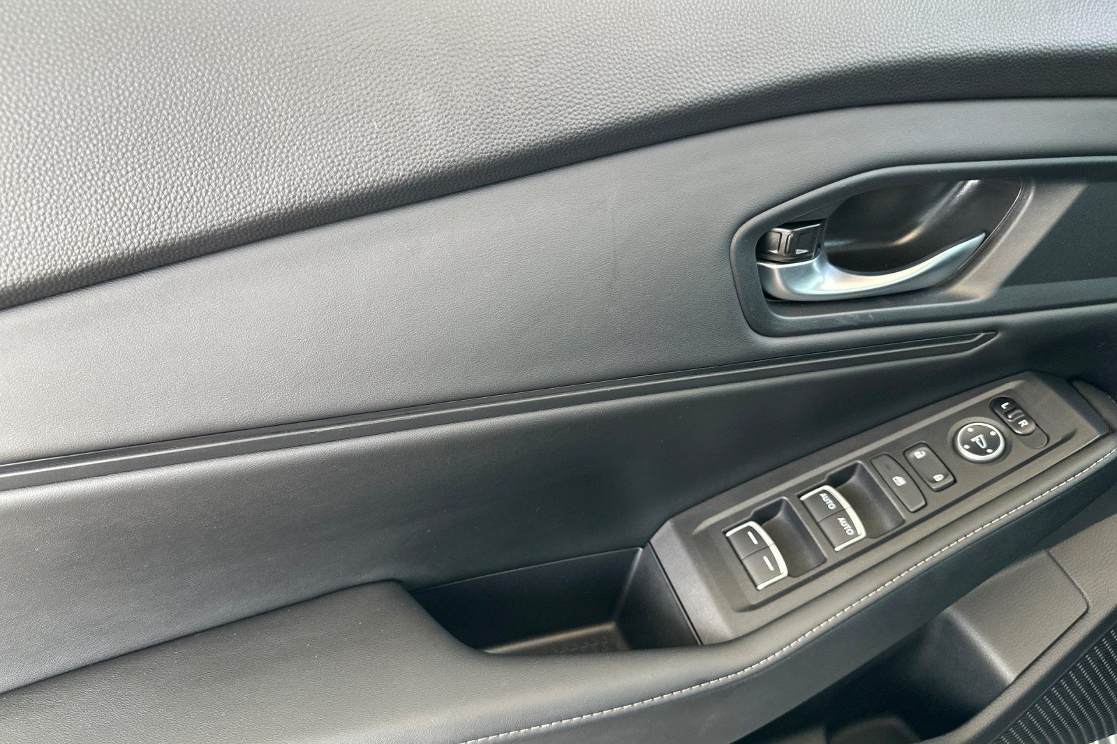 2025 Honda Accord Hybrid Sport - Photo 11