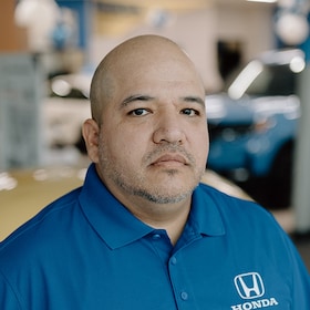 Staff member Andres Torres from ID_f3f352