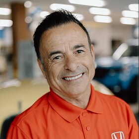 Staff member Rom Khani from ID_d61e2bfd257f