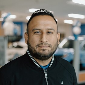 Staff member Gerardo Gonzalez from ID_d61e2bfd257f