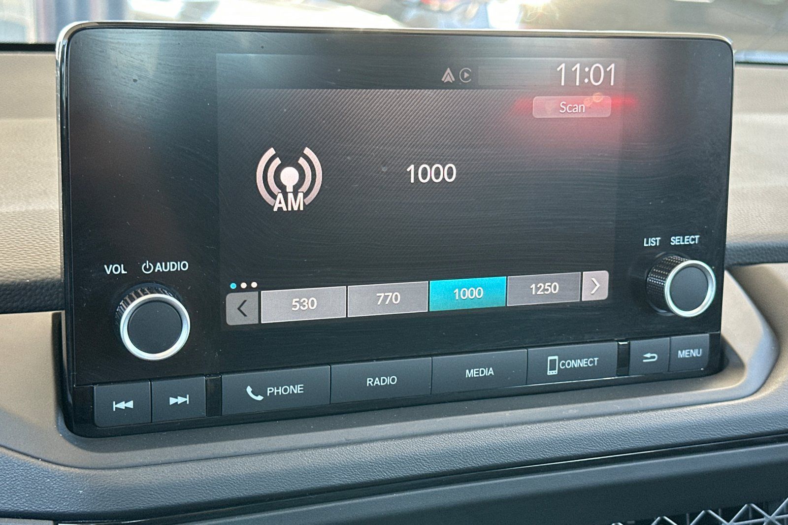 2025 Honda Accord LX - Photo 17