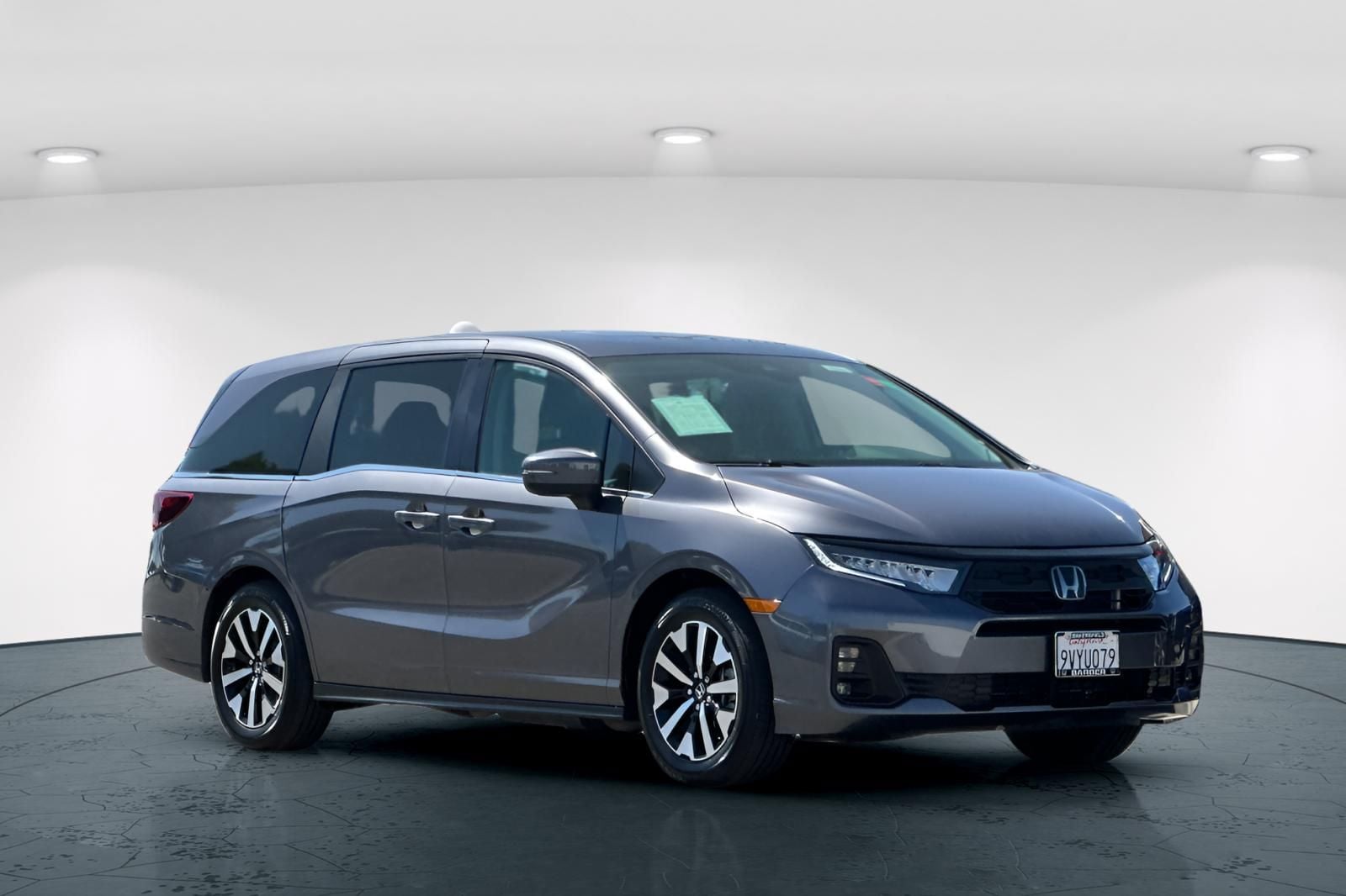 2026 Honda Odyssey EX-L - Photo 8