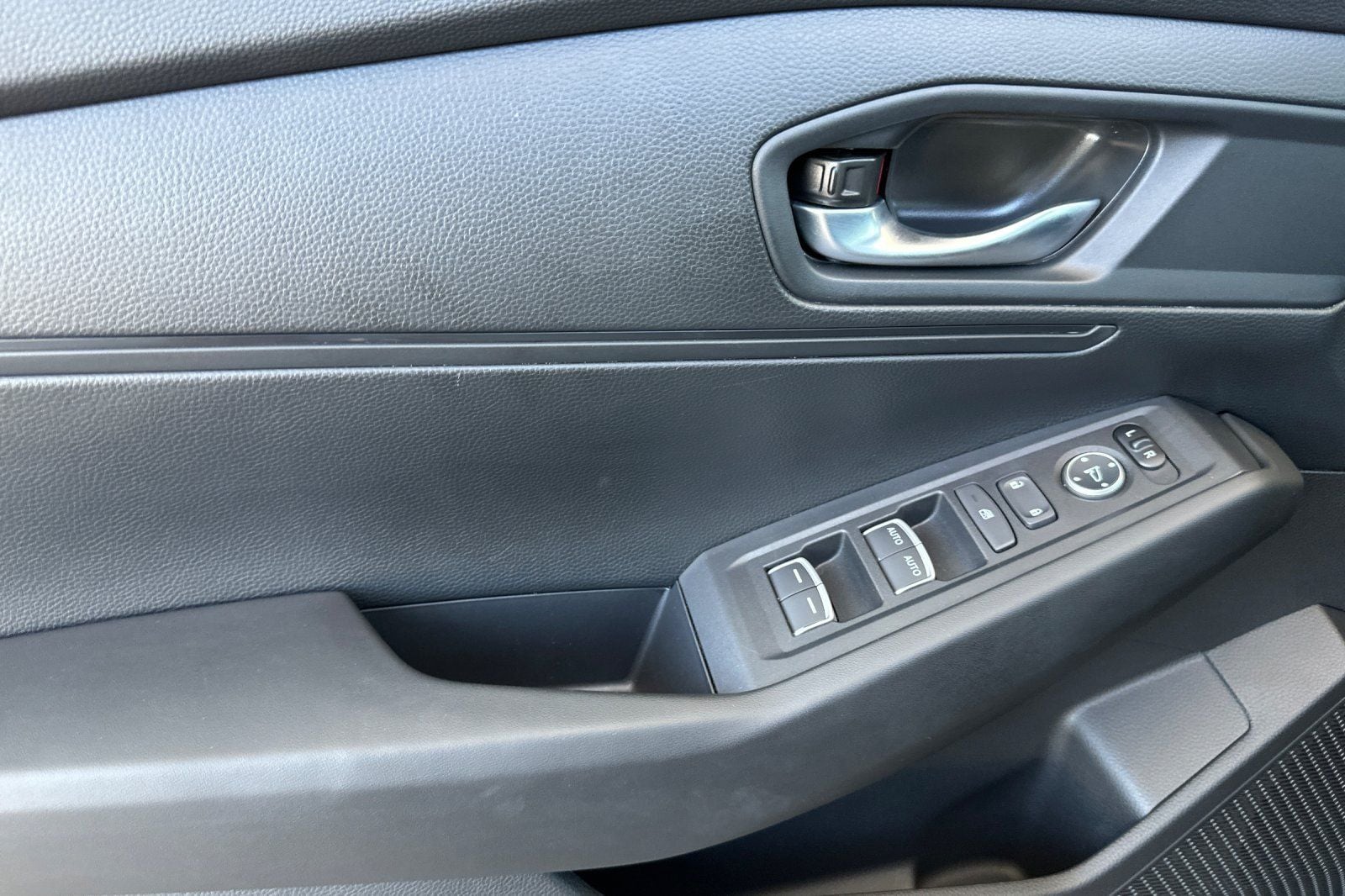 2025 Honda Accord LX - Photo 11