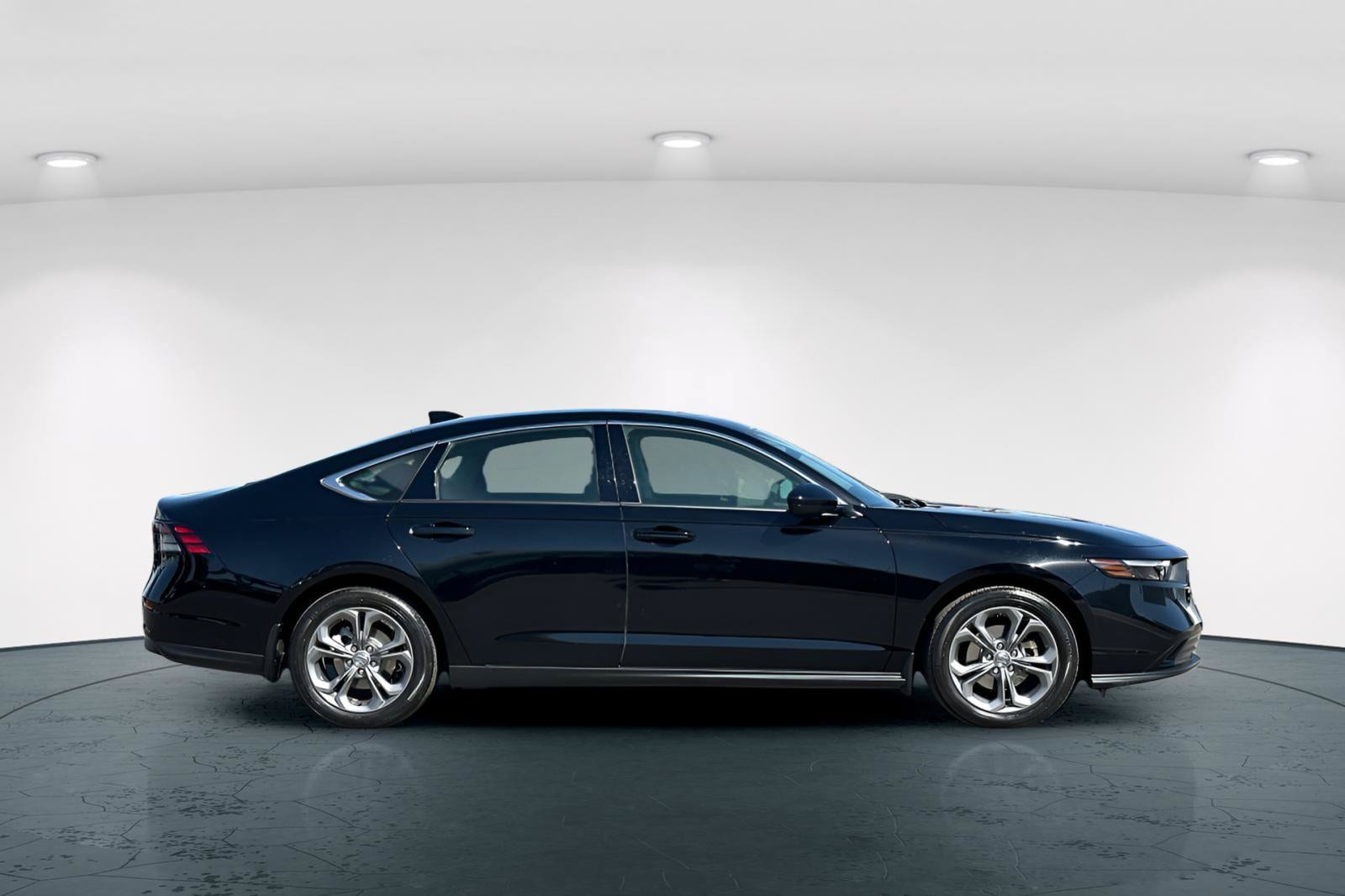 2023 Honda Accord EX - Photo 7