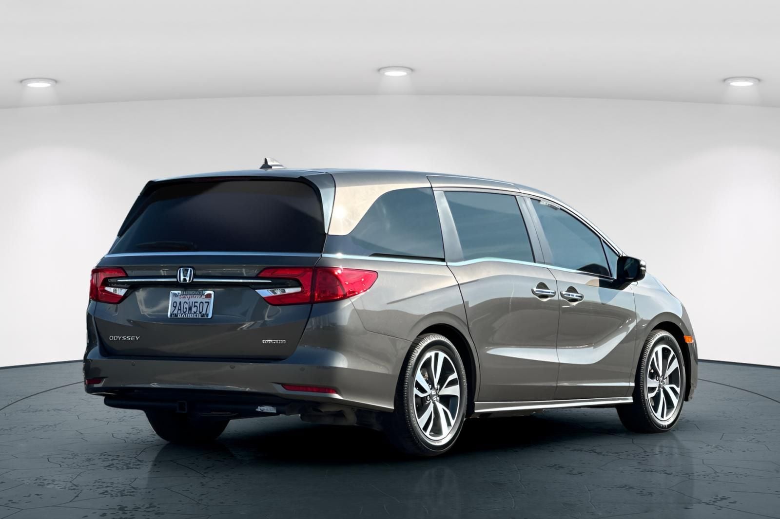 2022 Honda Odyssey Touring photo 5