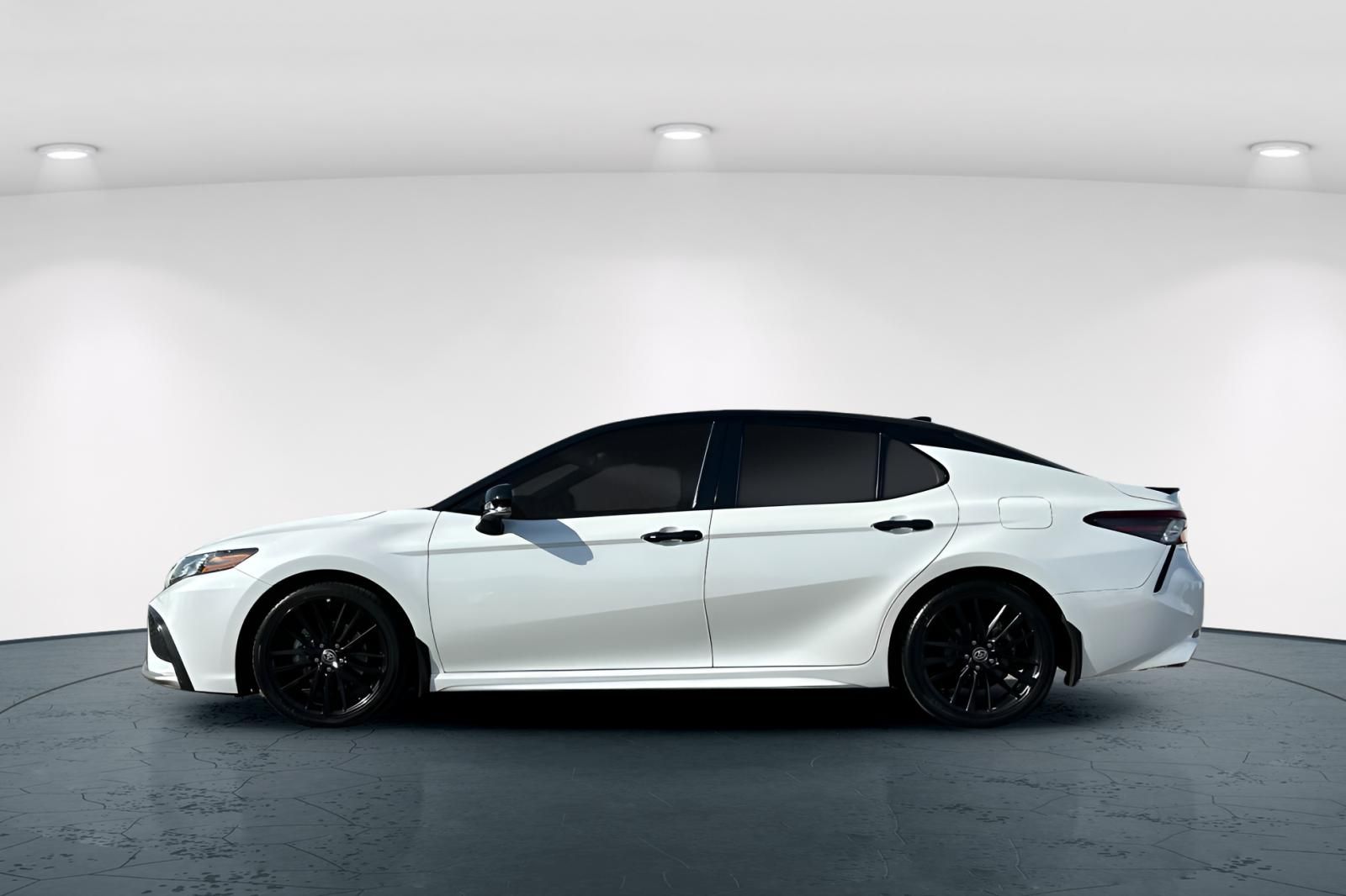 2023 Toyota Camry XSE V6 photo 2