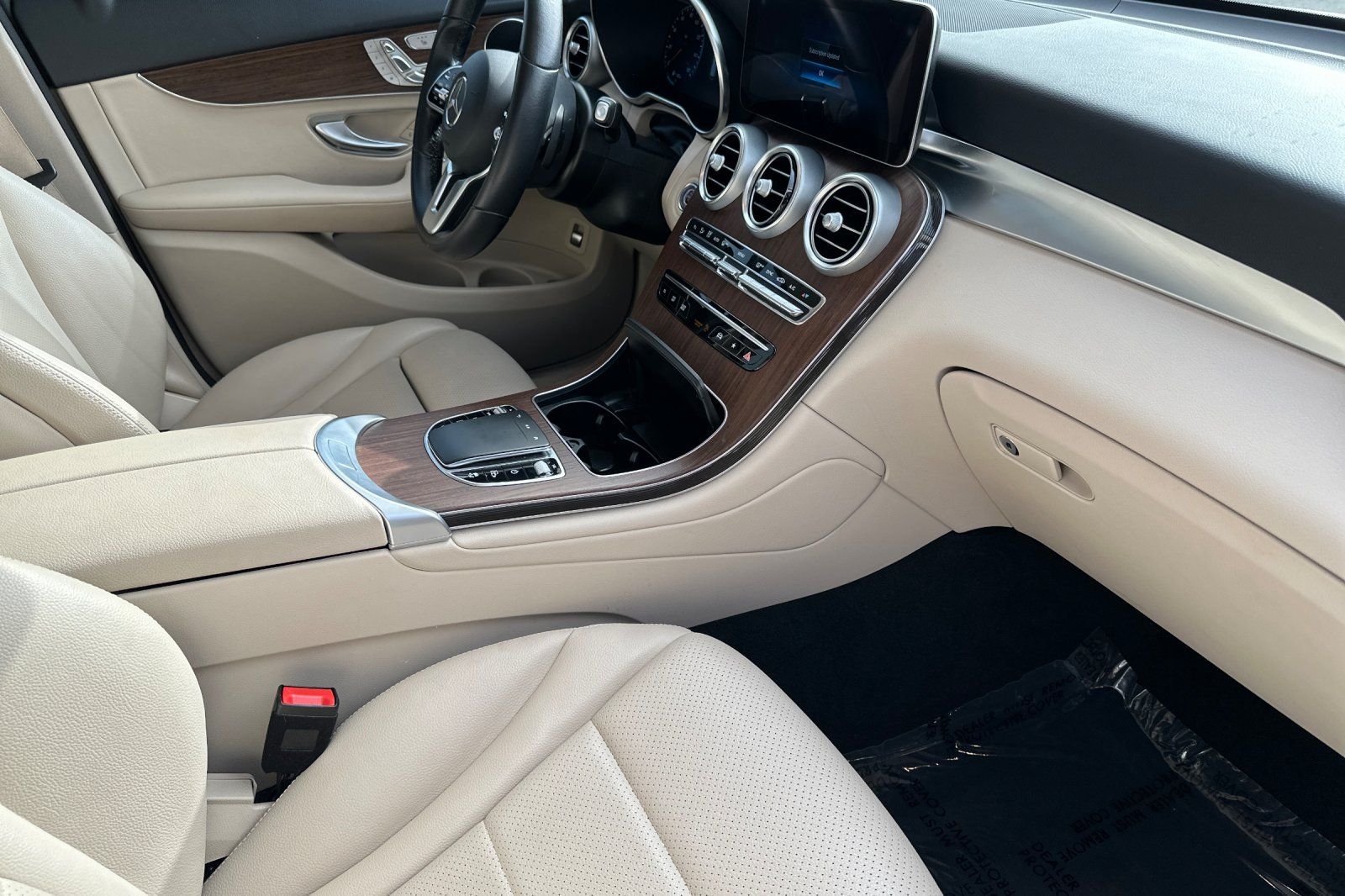 2022 Mercedes-Benz GLC GLC300 - Photo 16