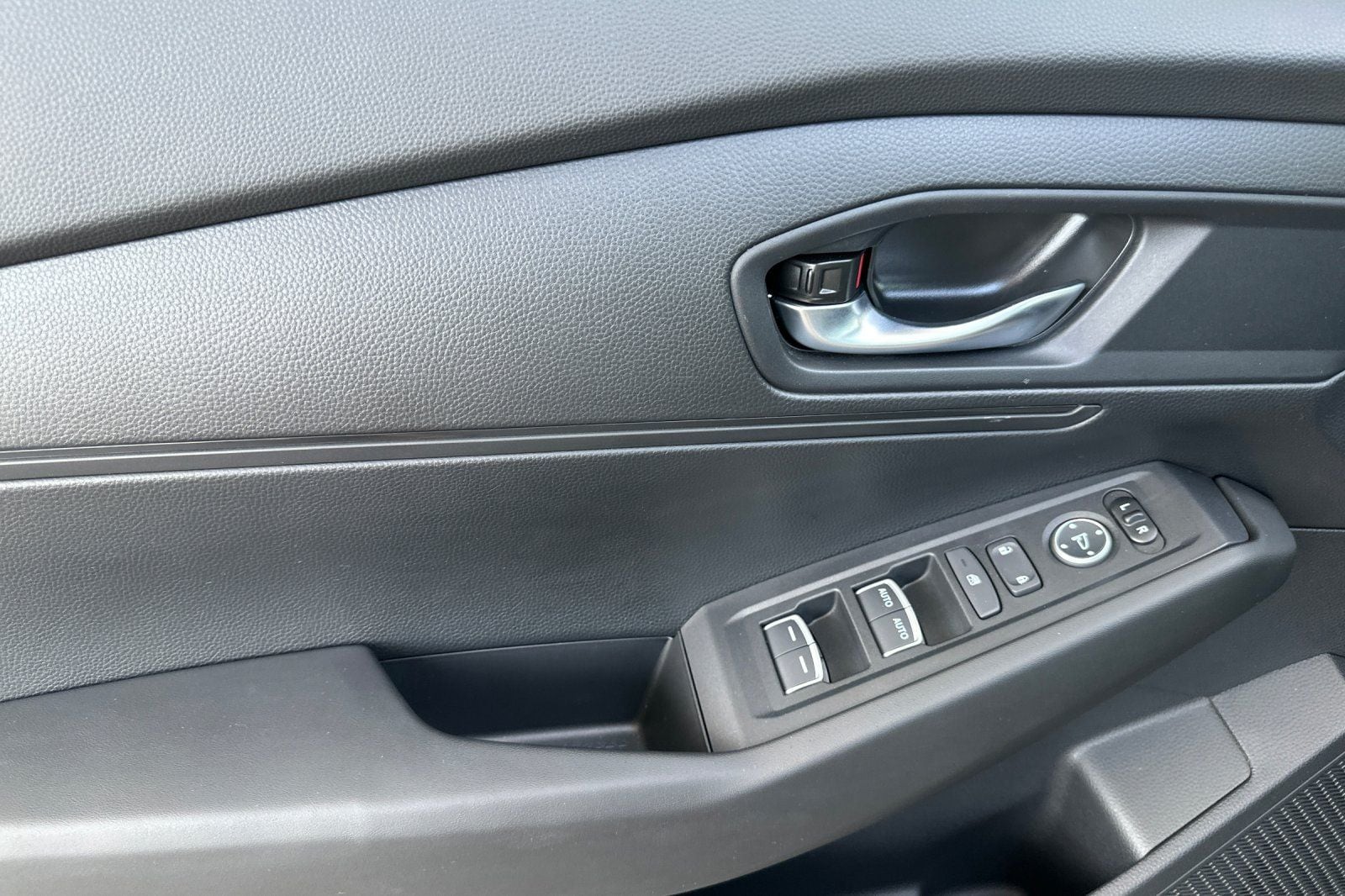 2025 Honda Accord LX - Photo 11