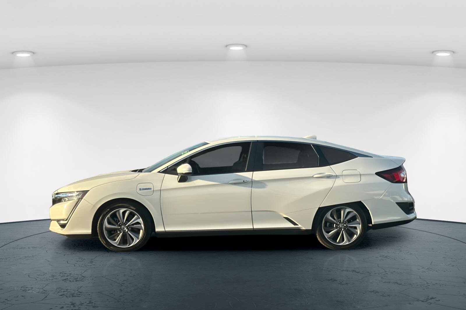 2021 Honda Clarity Plug-In Hybrid photo 2