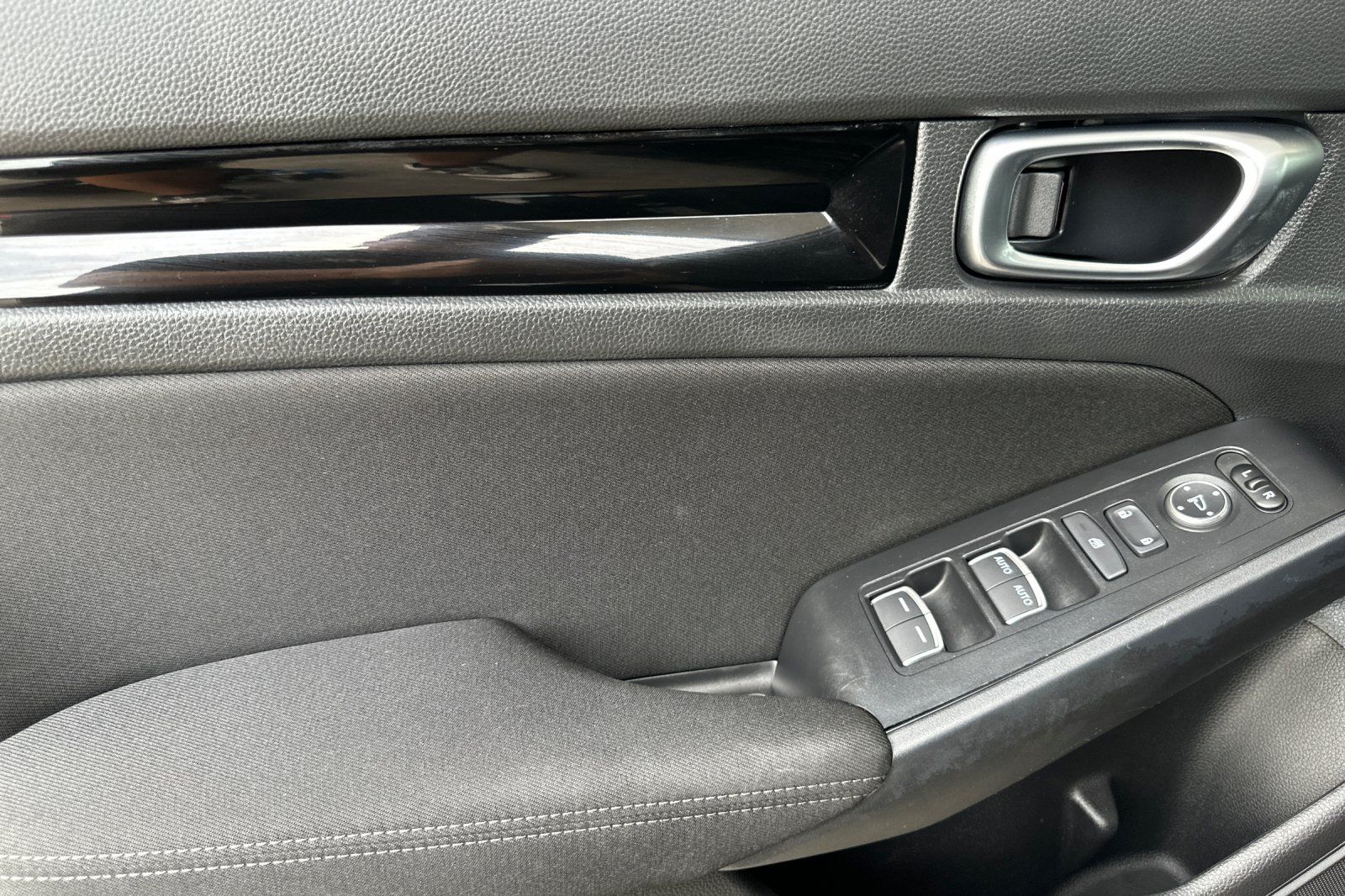 2025 Honda Civic Sport - Photo 11