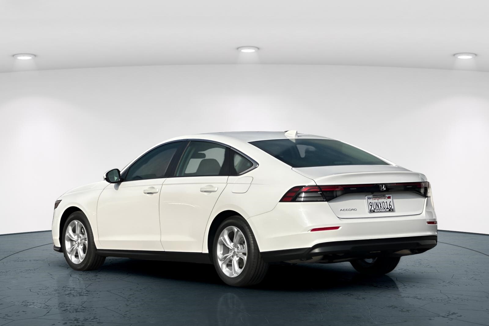 2025 Honda Accord LX photo 4