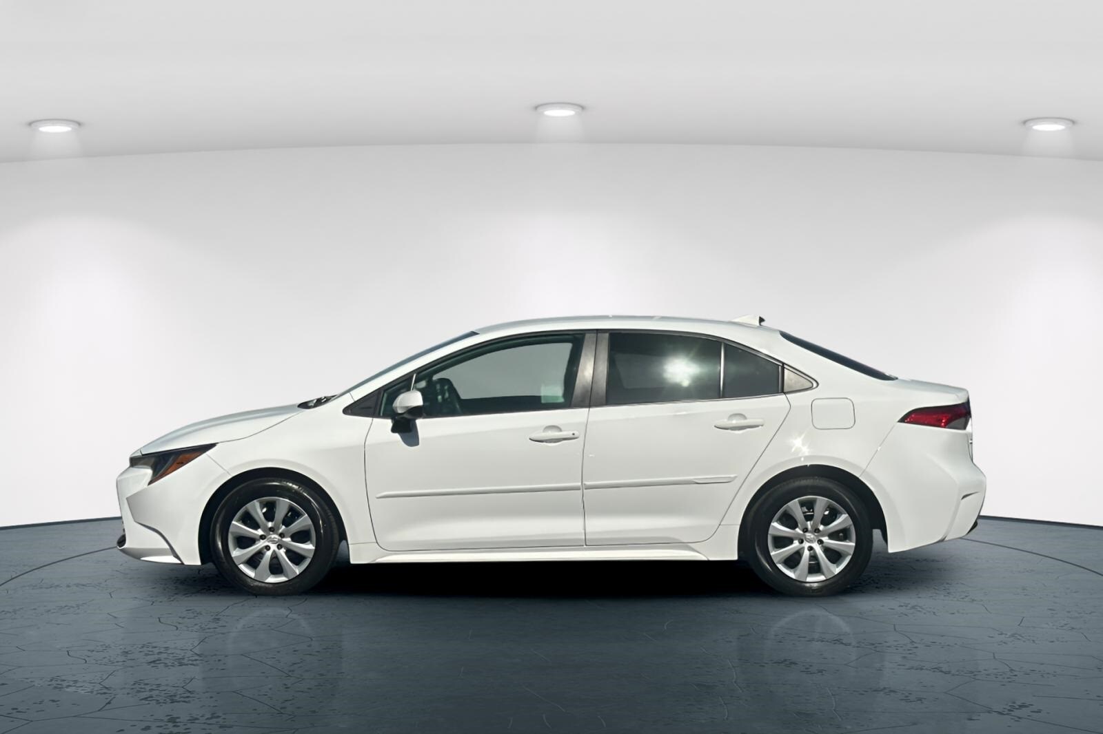 2023 Toyota Corolla LE photo 3