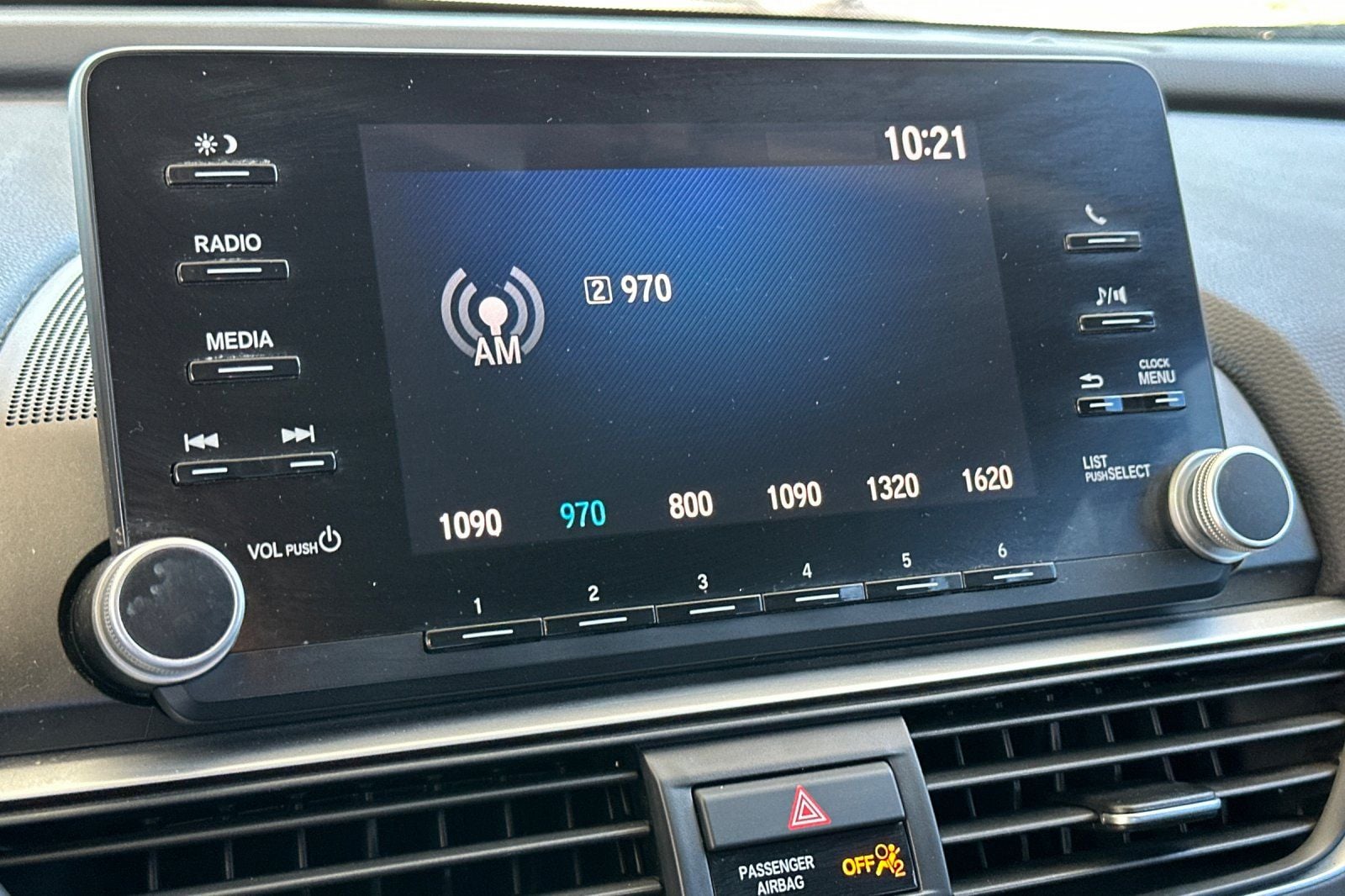 2018 Honda Accord LX - Photo 17