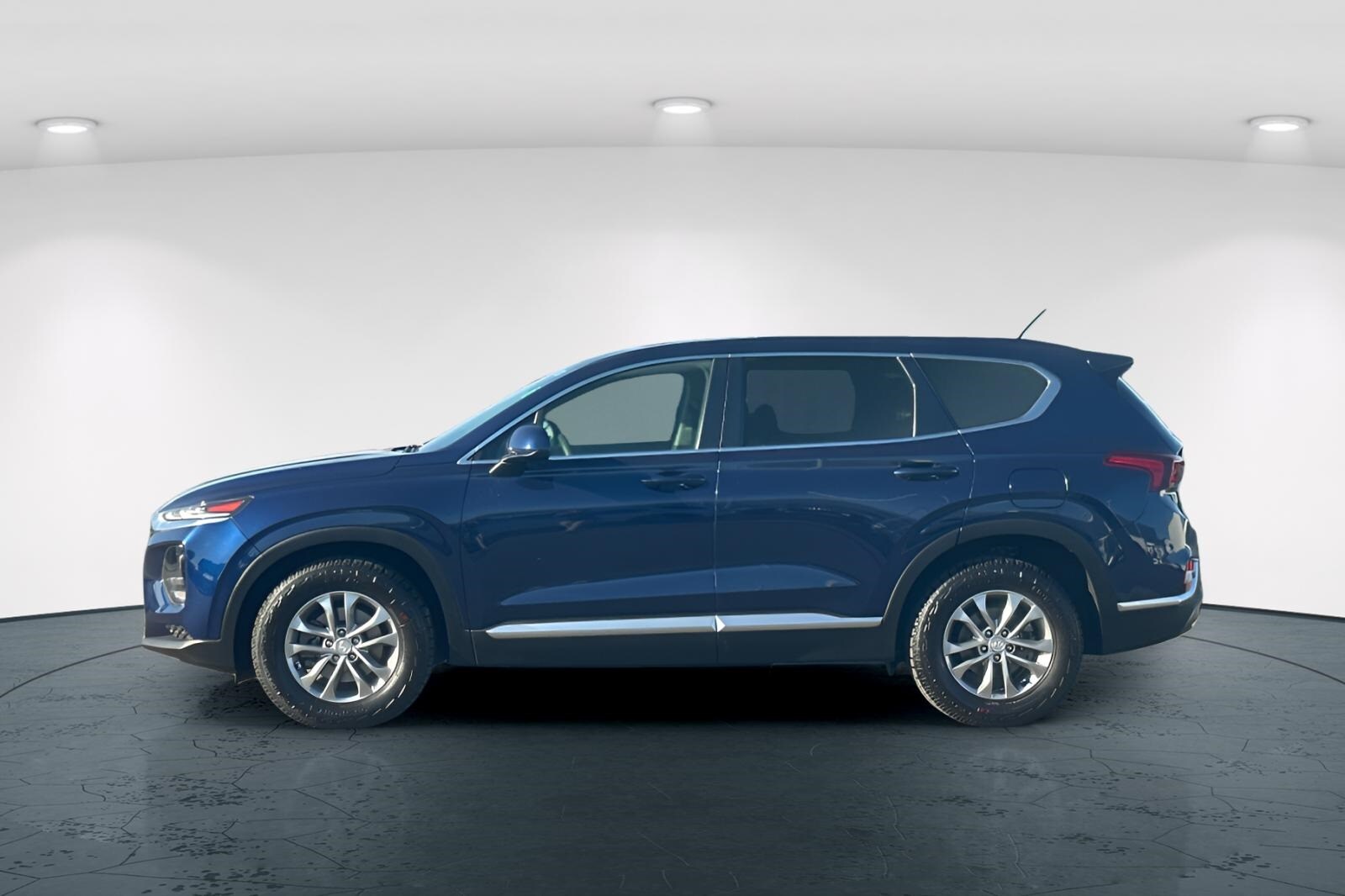 2019 Hyundai Santa Fe SE photo 2