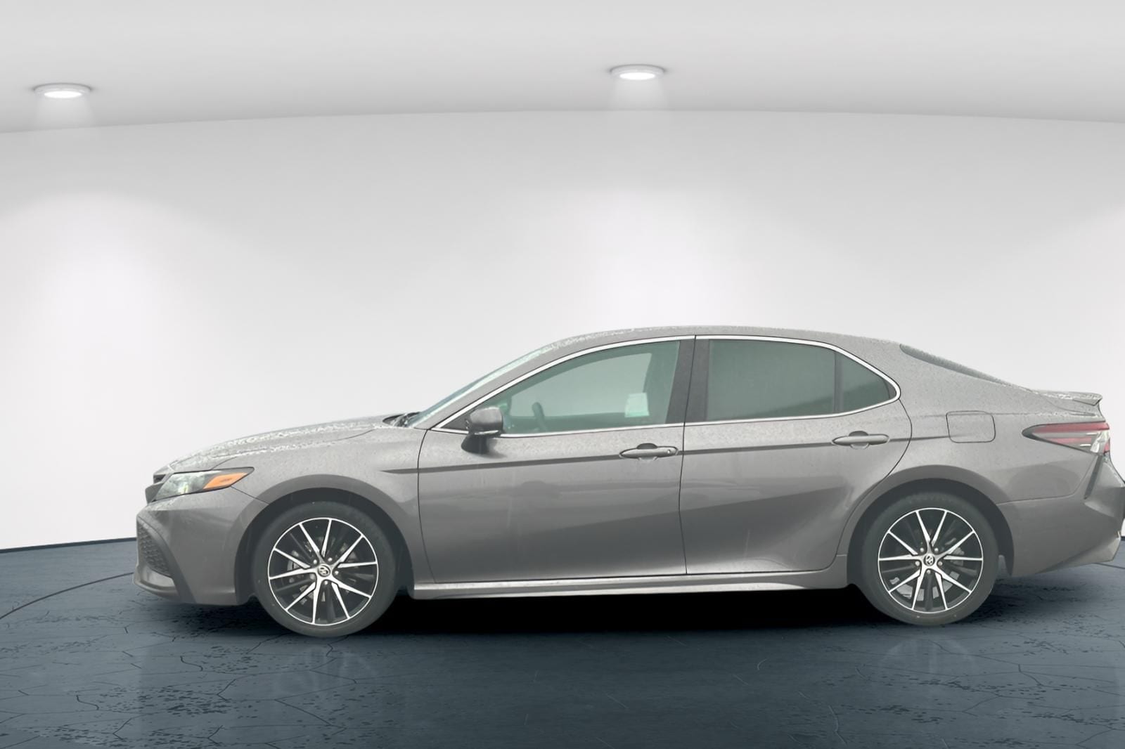 2023 Toyota Camry SE photo 2