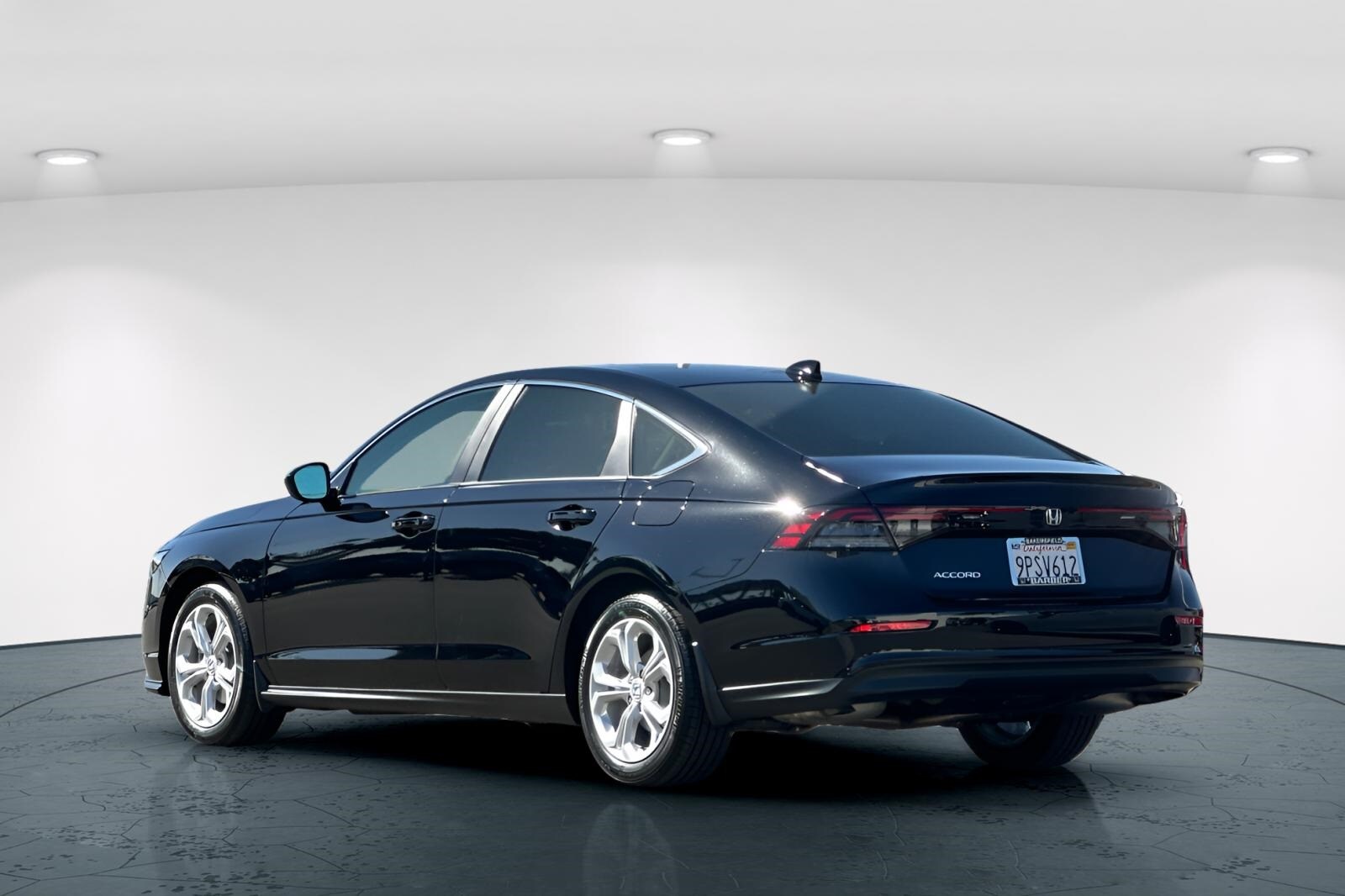 2025 Honda Accord LX photo 3