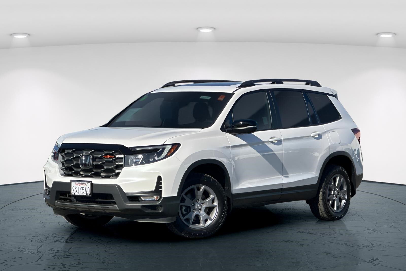 2025 Honda Passport TrailSport photo 2