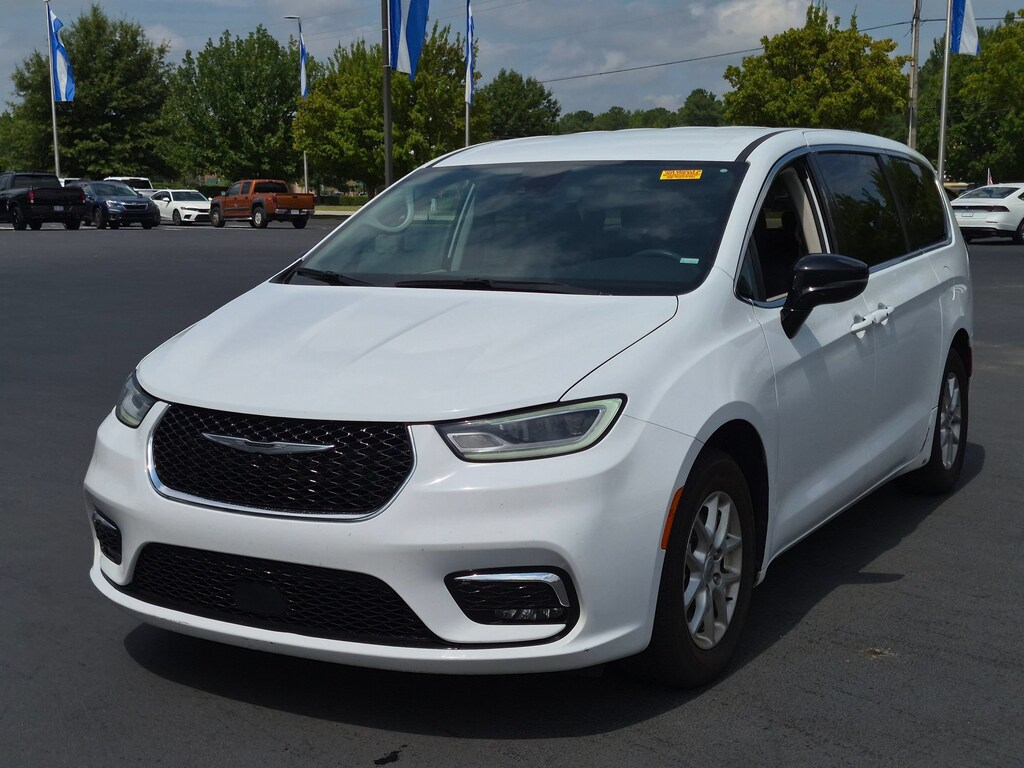 Used 2024 Chrysler Pacifica Touring L Van Passenger Van