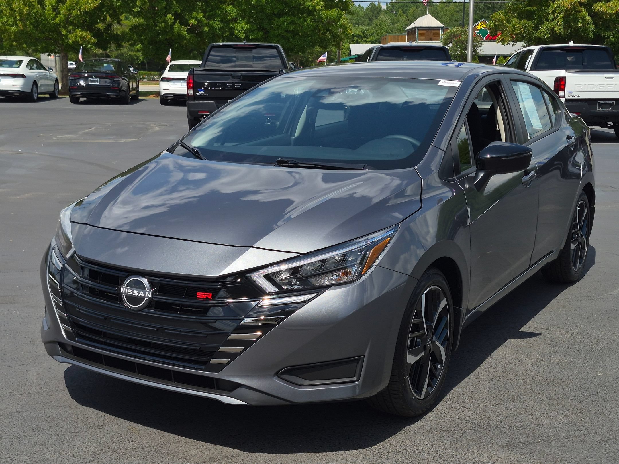 2025 Nissan Versa 1.6 SR