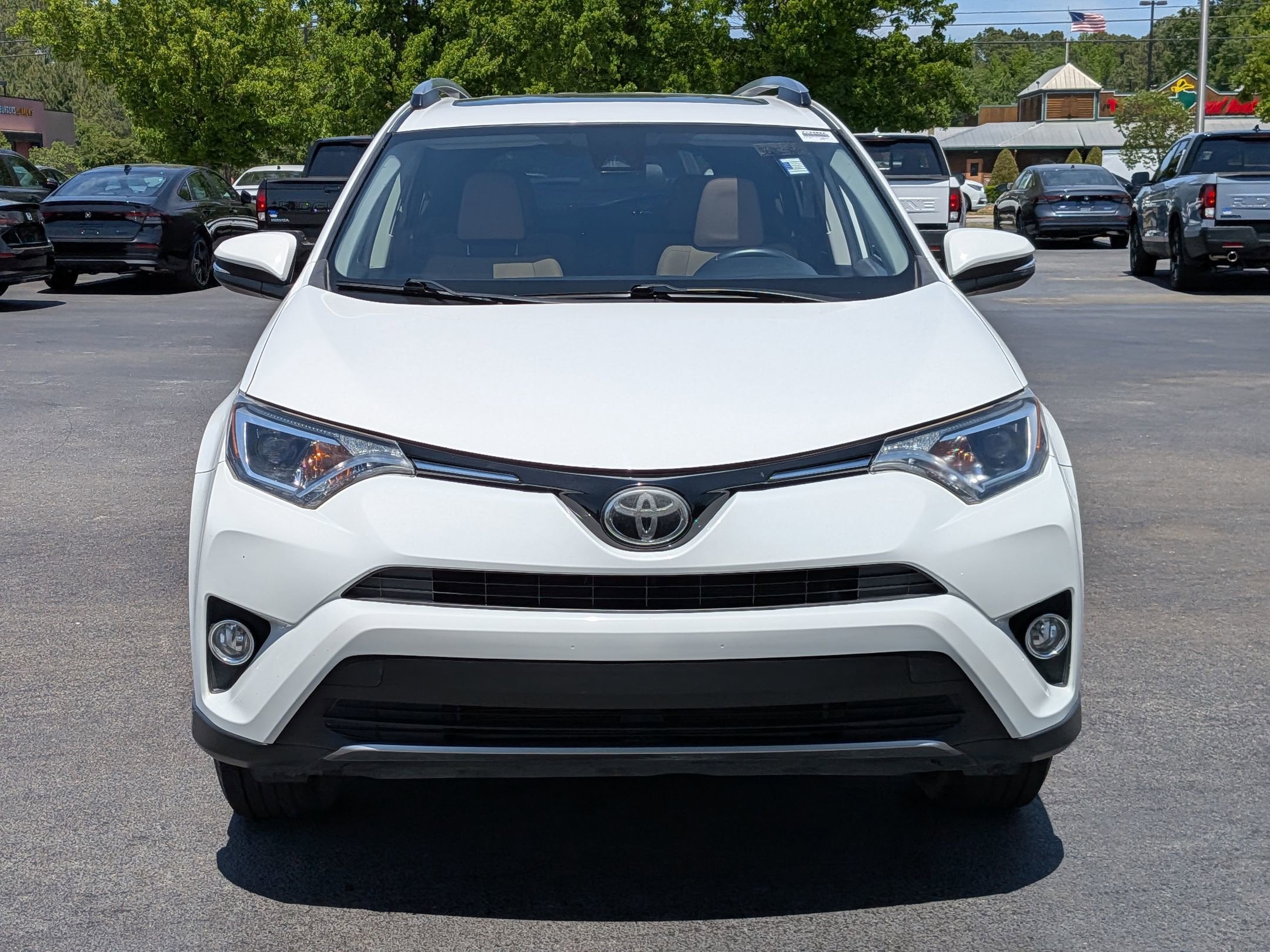2017 Toyota RAV4 XLE photo 2
