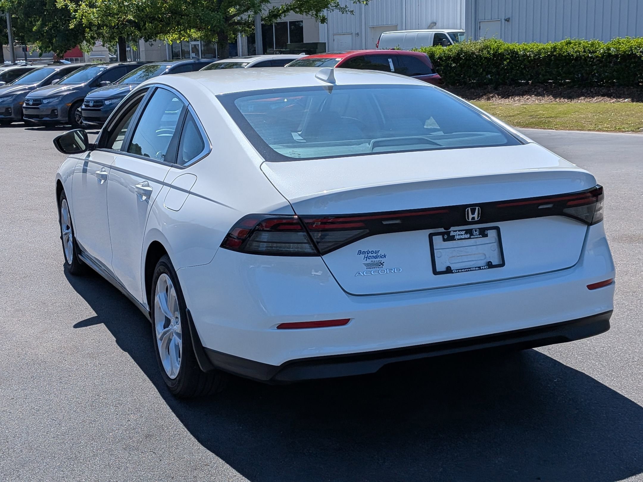 2025 Honda Accord LX photo 6