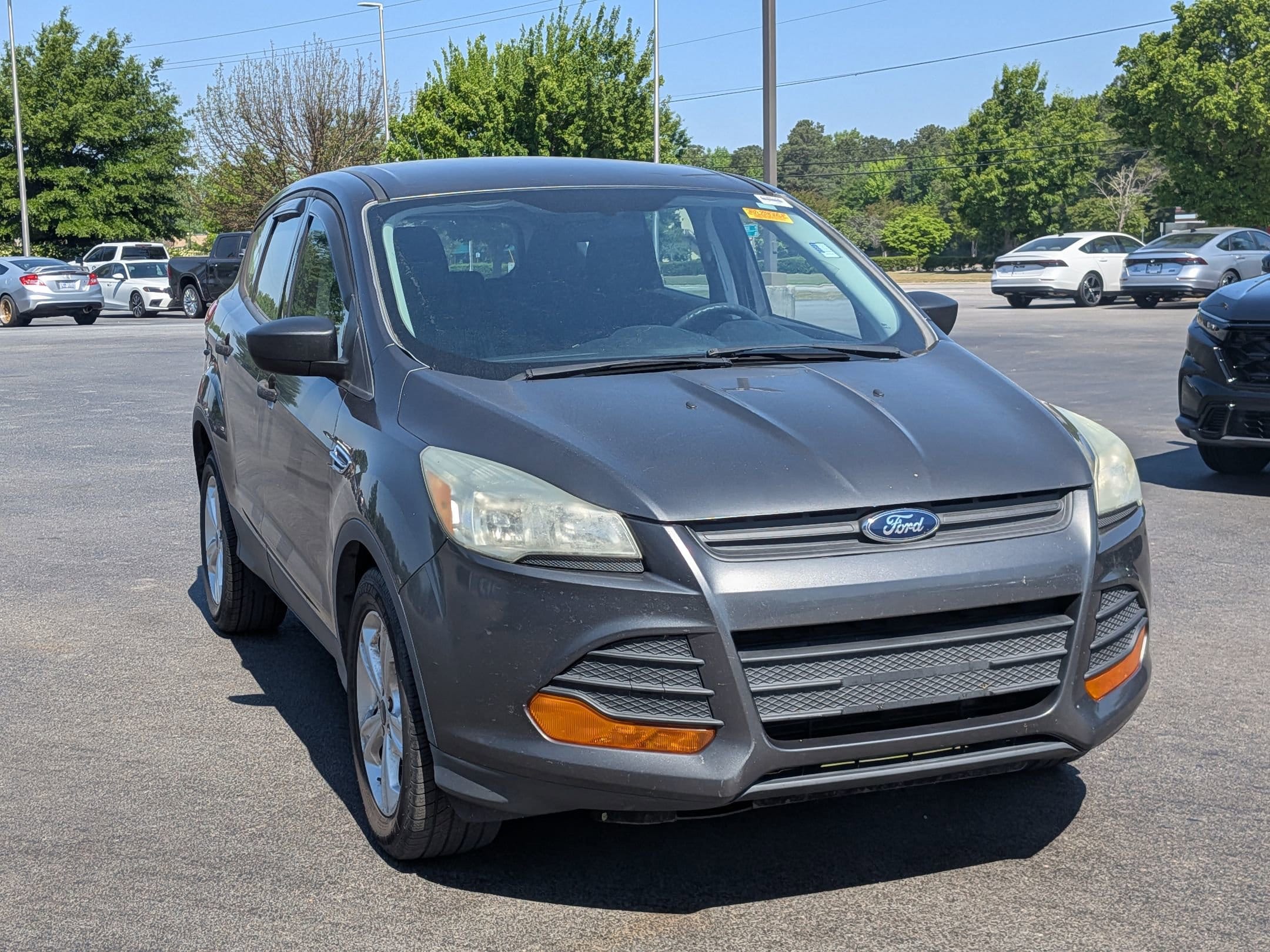 2016 Ford Escape S photo 2