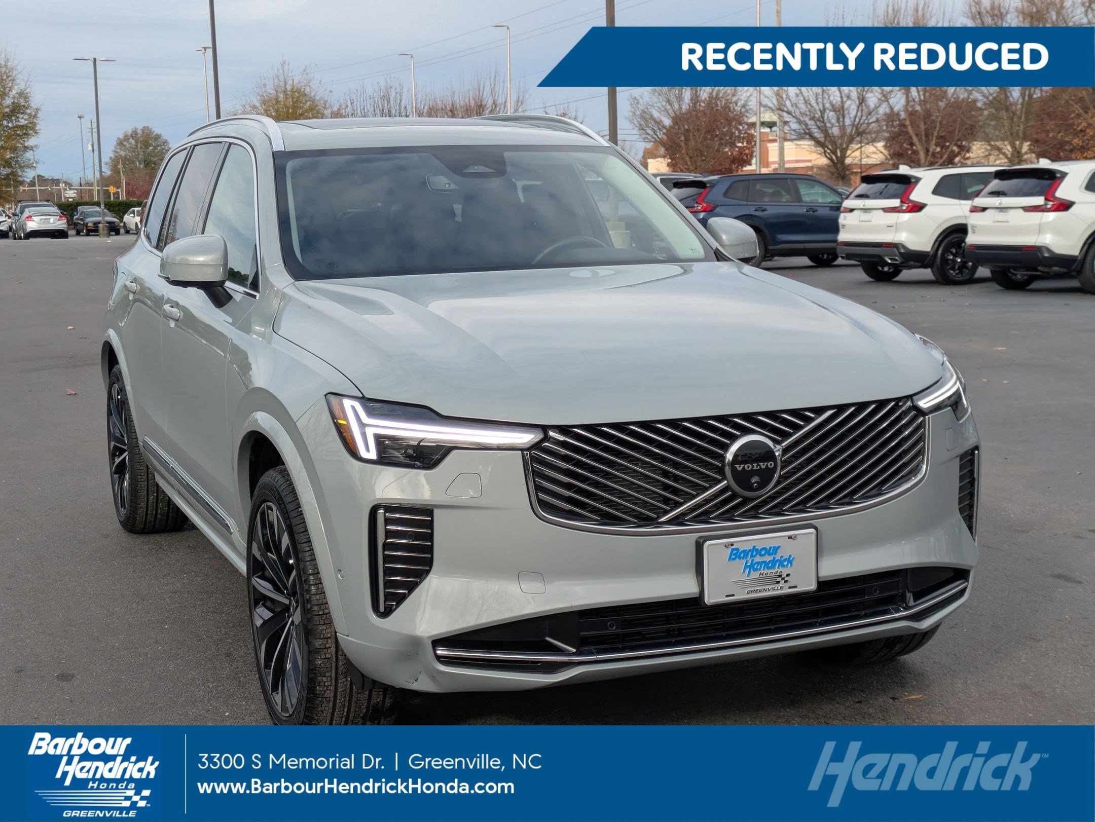 2025 Volvo XC90 Plus's photo