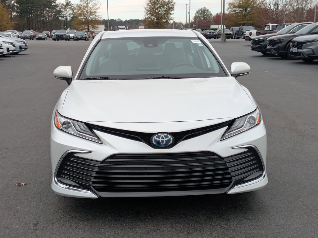 Used 2022 Toyota Camry Hybrid XLE Sedan